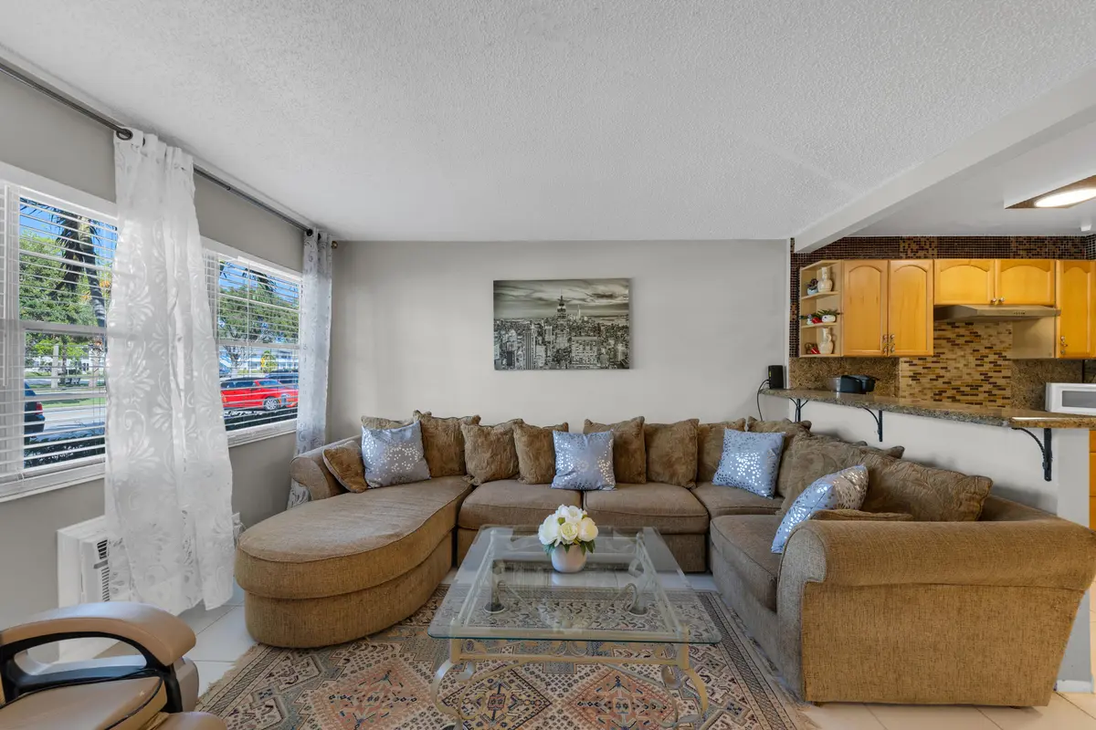 duk (46) at 5 Newport A, Deerfield Beach