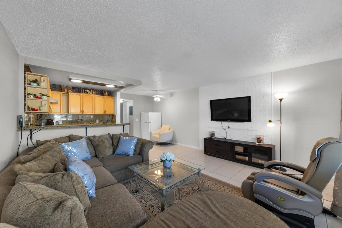 duk (51) at 5 Newport A, Deerfield Beach