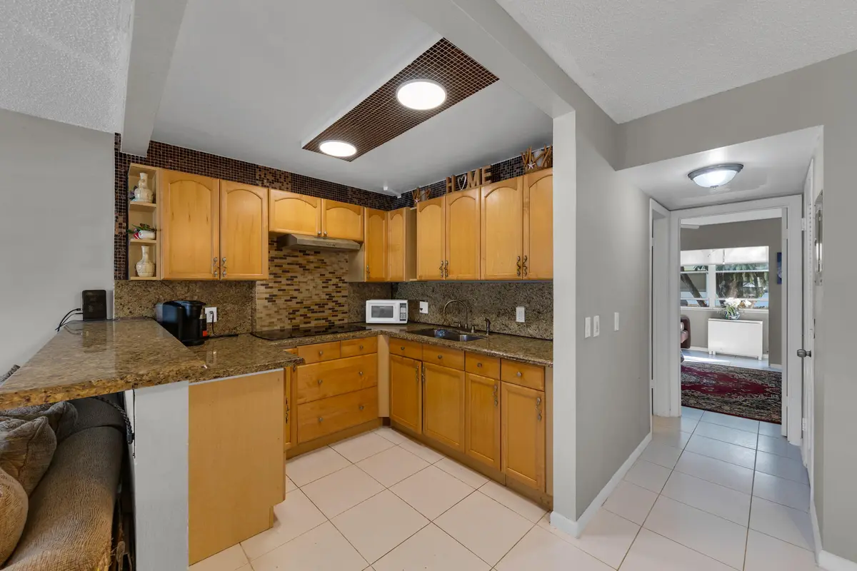 duk (61) at 5 Newport A, Deerfield Beach