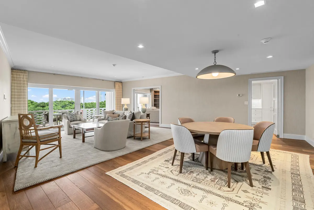 315 S Lake Dr Penthouse C Palm-large-019 at 315 S Lake Drive Ph C, Palm Beach