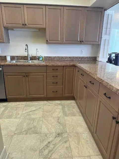 3 kitchen at 2001 SE Sailfish Point Boulevard 316, Stuart