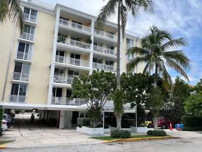 170 Chilean Avenue 5d, Palm Beach – sold
