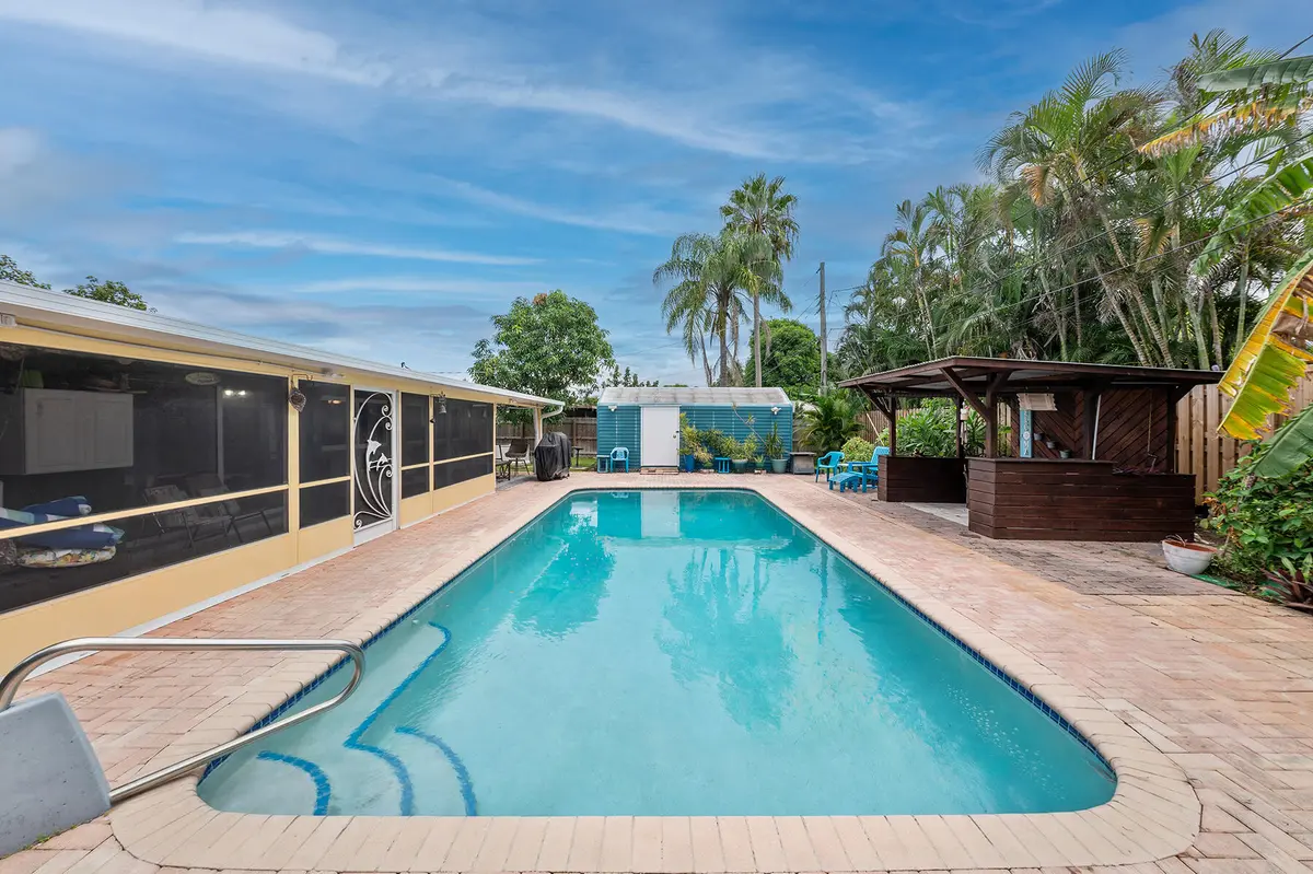 Huge inground pool at 1014 W Broward Street, Lantana