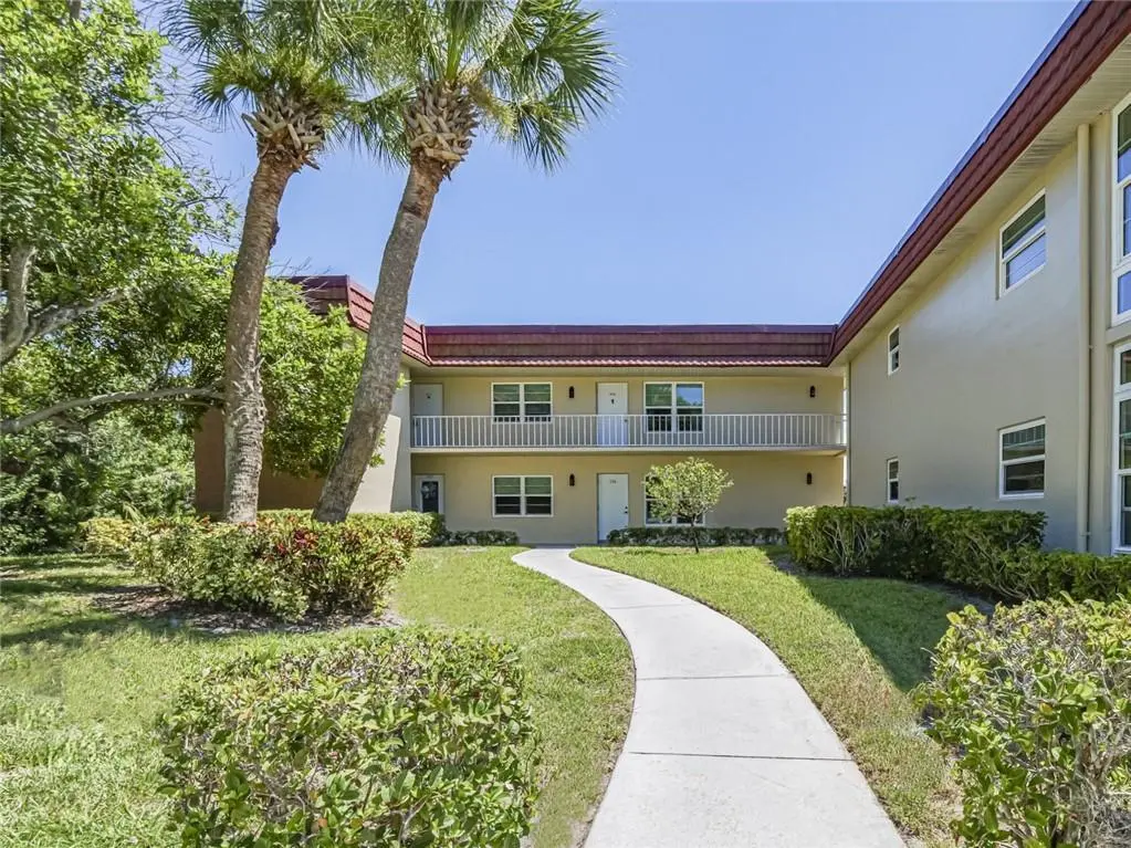 111 Spring Lake Court 106, Vero Beach, FL – photo 4