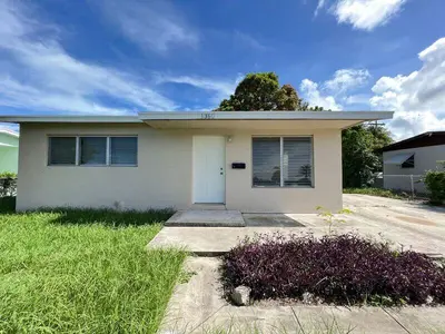1360 10th Street, West Palm Beach – sold