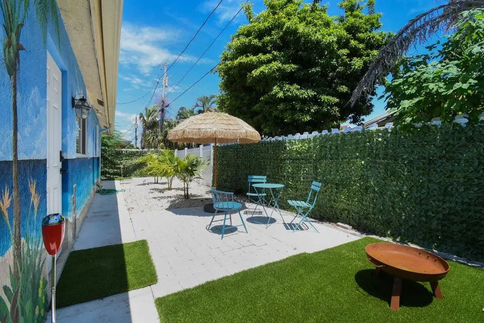 green st back at 951 Green Street, West Palm Beach