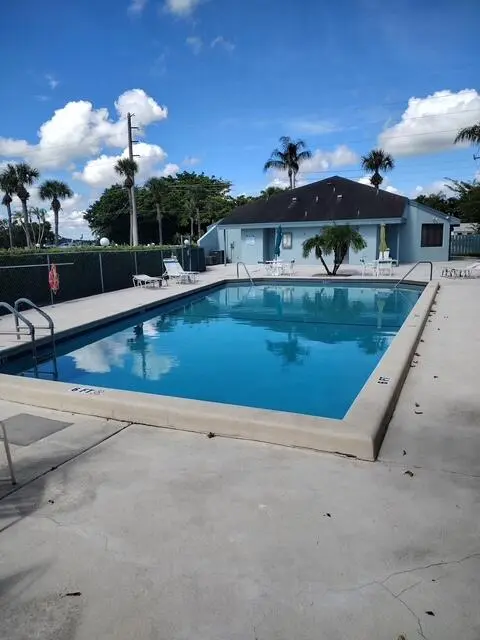 Pool at 950 S Kanner 508, Stuart