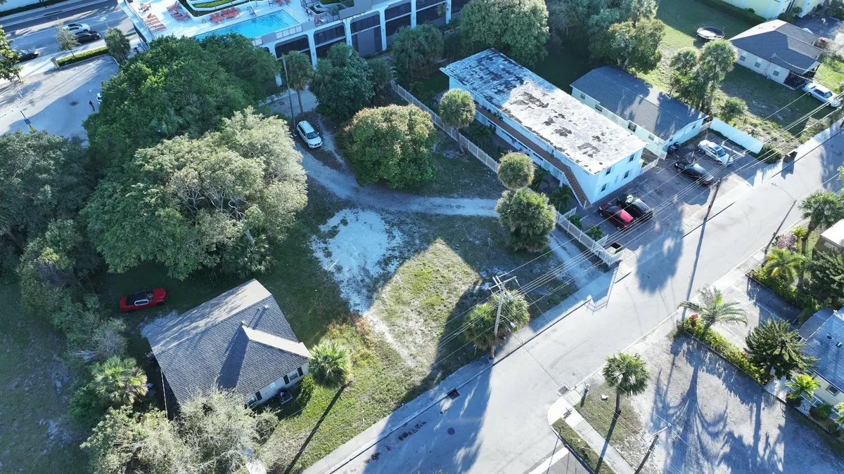 14,000 SQ ft Lot at 902 2nd Street, West Palm Beach