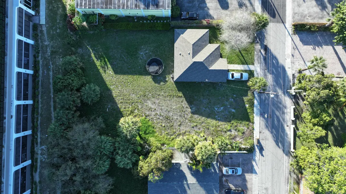 14,000 sq foot lot at 902 2nd Street, West Palm Beach