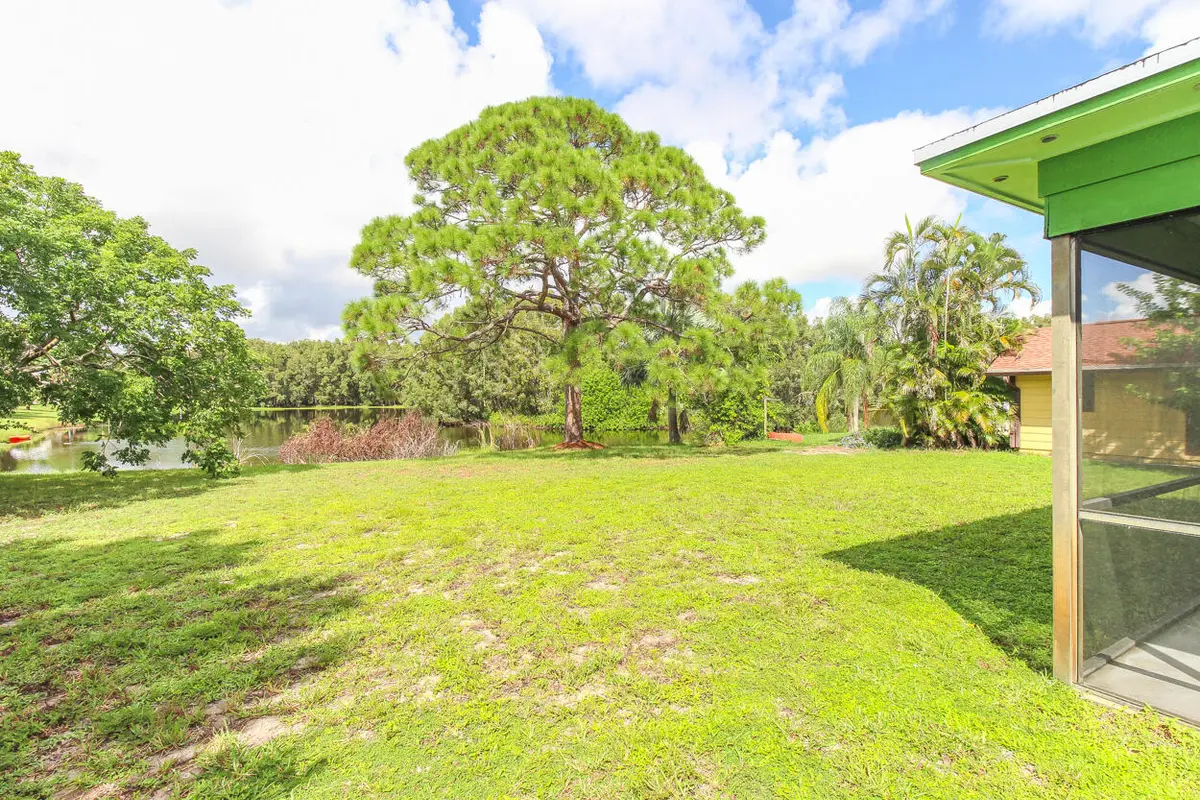 Back Yard-Left at 431 NE Julia Court, Jensen Beach