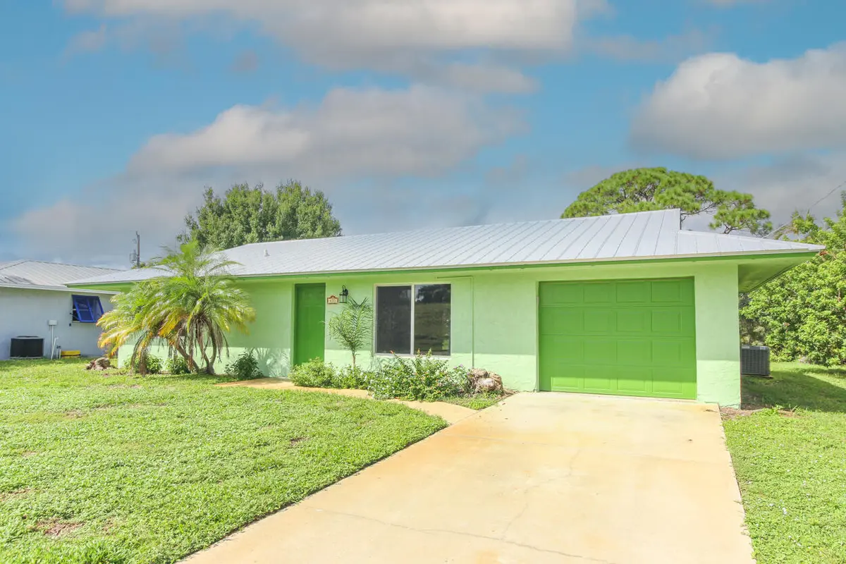 Front Right at 431 NE Julia Court, Jensen Beach