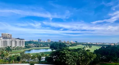 2425 Presidential Way 806, West Palm Beach – sold