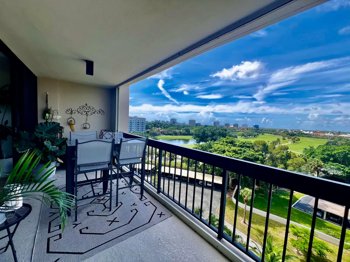 IMG_2102 2 at 2425 Presidential Way 806, West Palm Beach