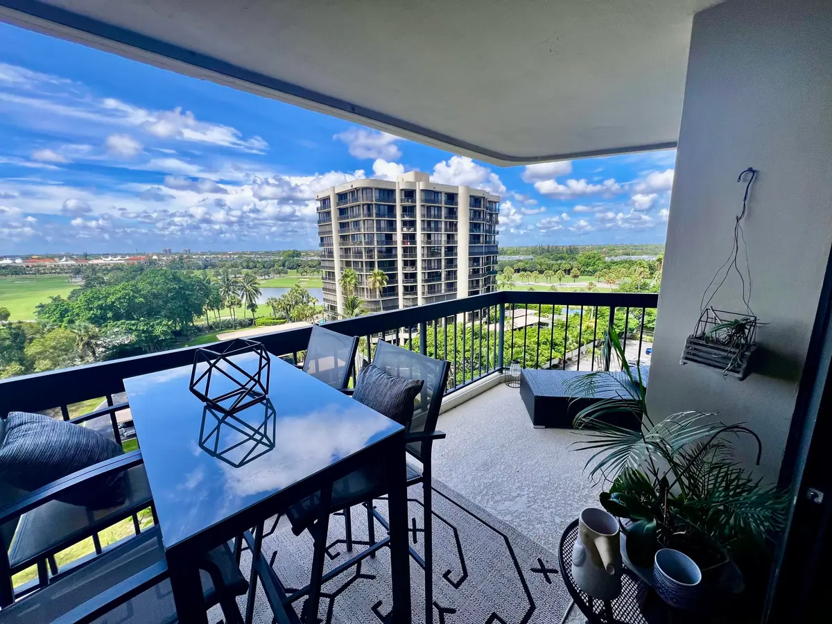 IMG_2109 at 2425 Presidential Way 806, West Palm Beach