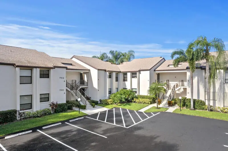 Condo 2 at 702 Wingfoot Drive D, Jupiter