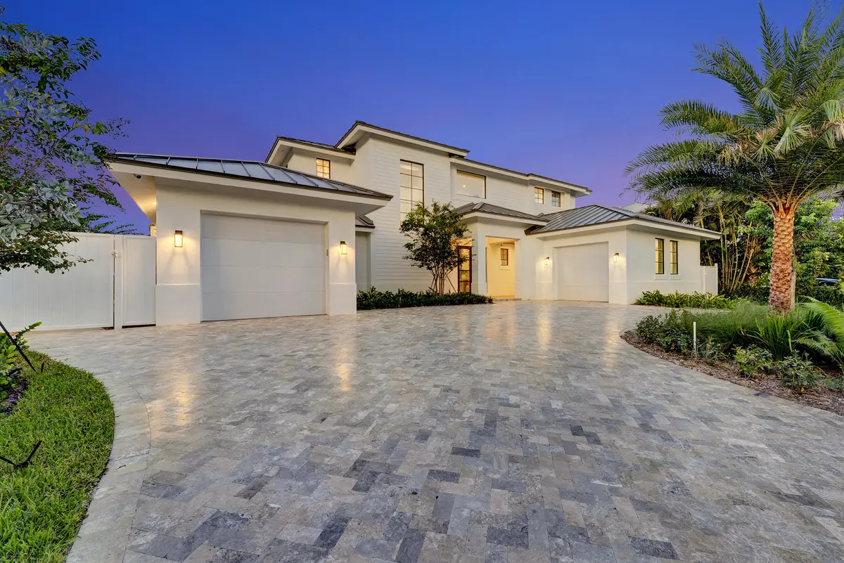 2 car garage at 3205 Beacon Street, Pompano Beach