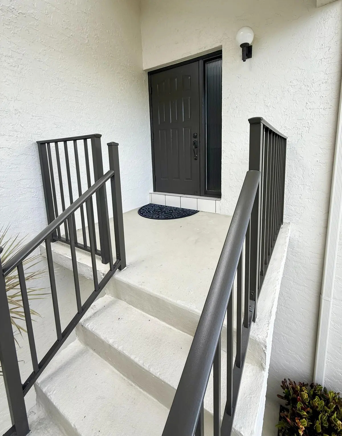 Entrance at 702 Wingfoot Drive D, Jupiter
