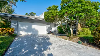 634 W Lakewoode Circle, Delray Beach – Single Family Residence for sale