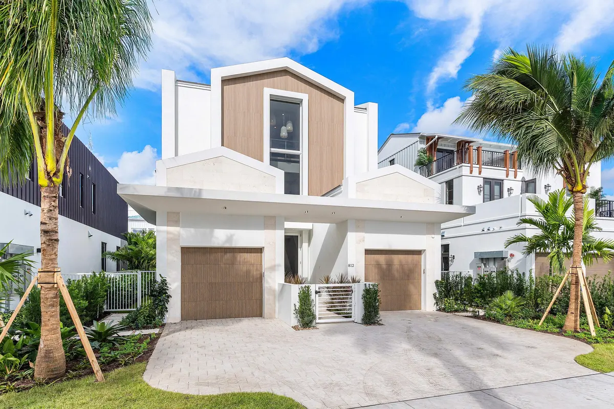 002-812PalmTrail-DelrayBeach-FL-33483-SM at 812 Palm Trail, Delray Beach