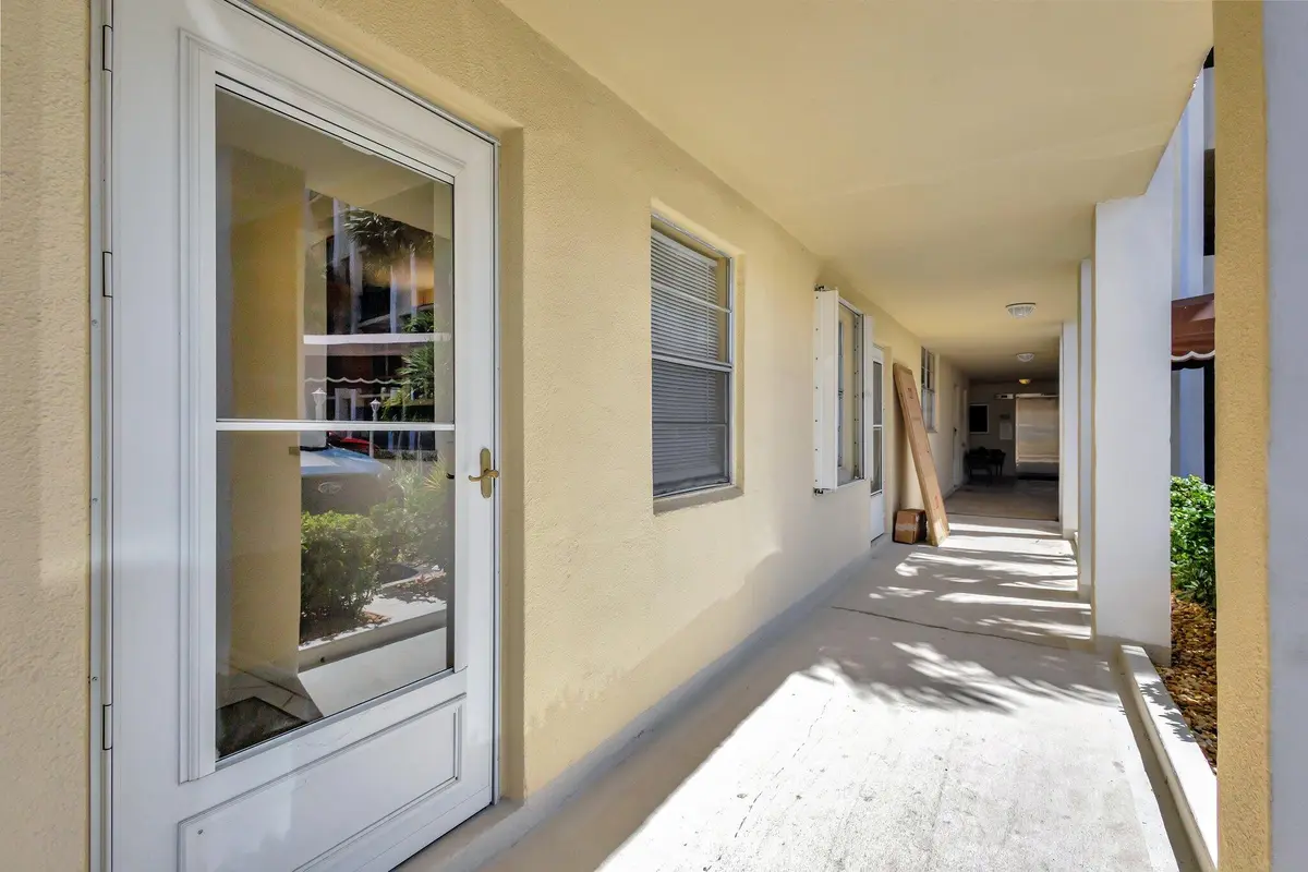 entrance 109 at 105 Paradise Harbour Boulevard 109, North Palm Beach