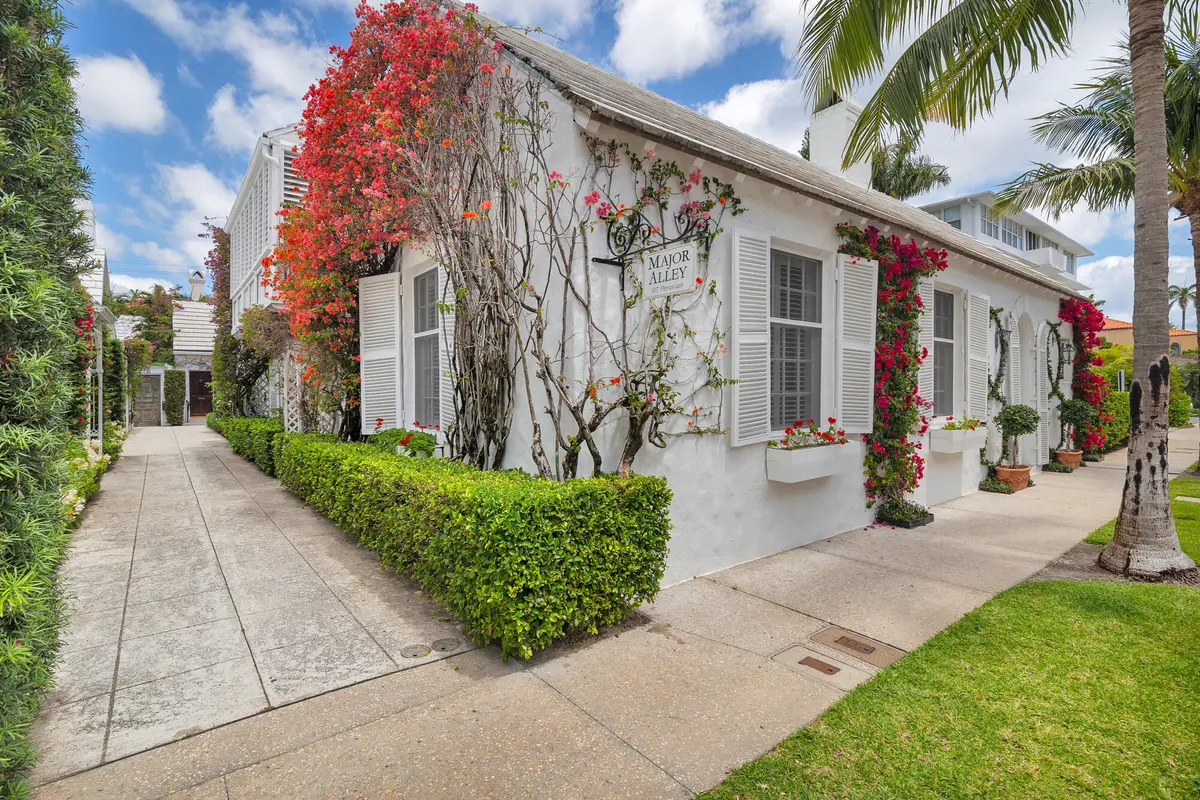 low-1 at 417 Peruvian Avenue 1, Palm Beach
