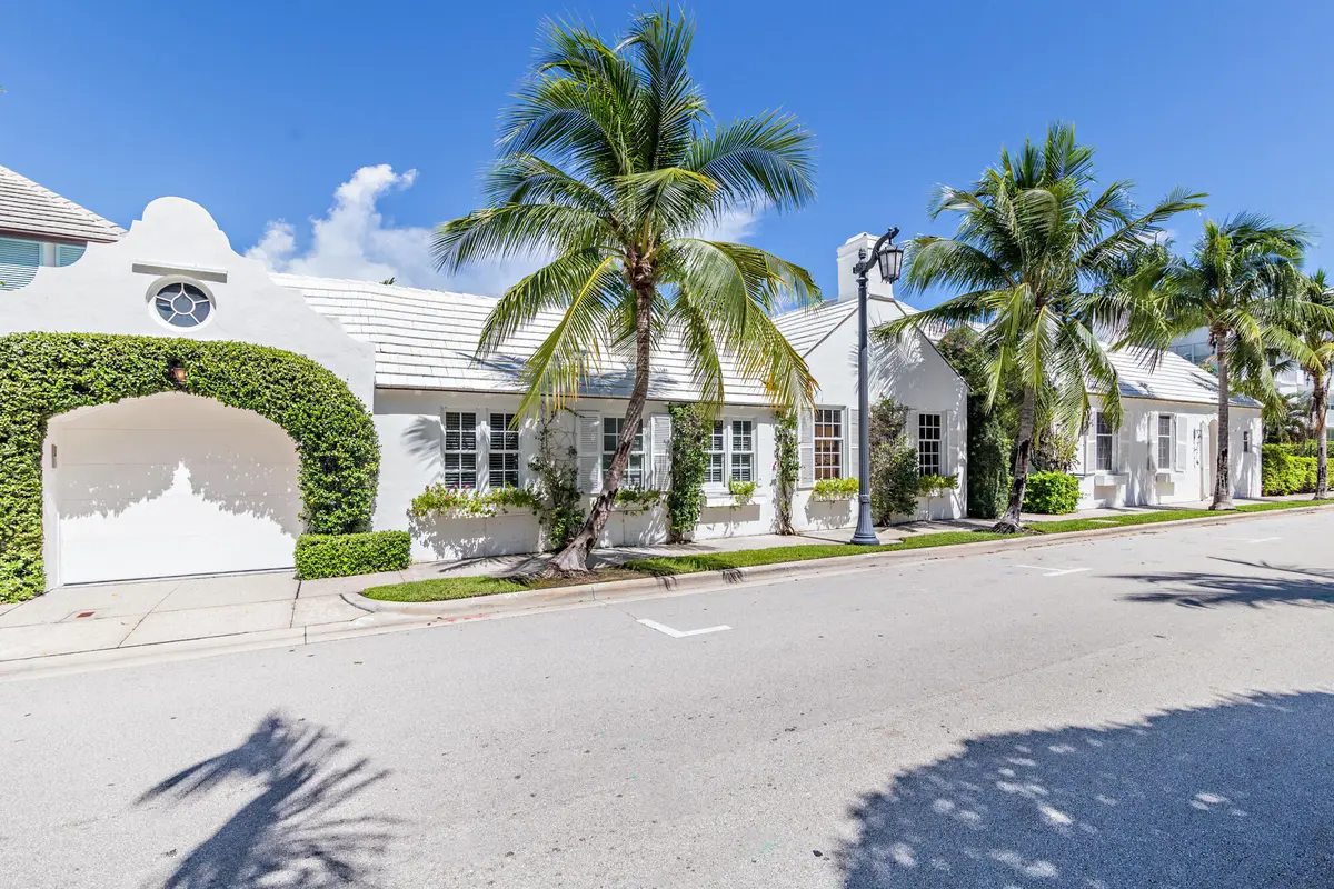 low-22 at 417 Peruvian Avenue 1, Palm Beach