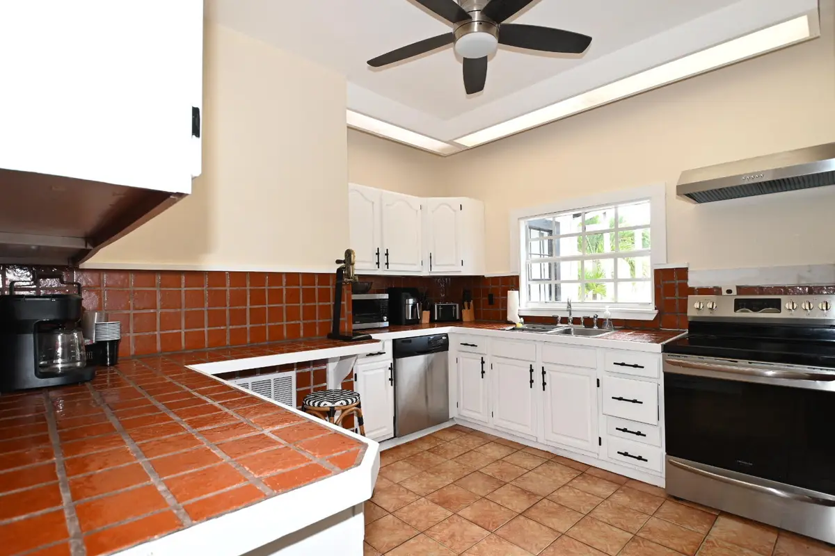 Z72_6841 at 701 W Ocean Avenue, Boynton Beach