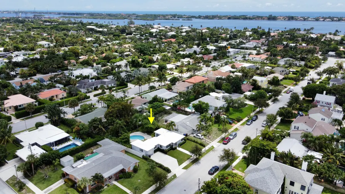 369 Valley Forge Air at 369 Valley Forge Road, West Palm Beach