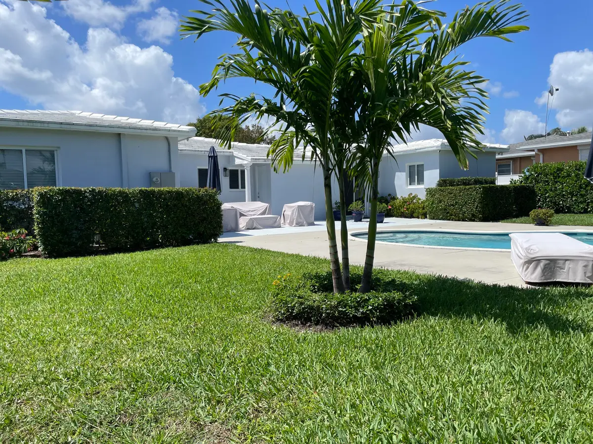Fenced Yard at 369 Valley Forge Road, West Palm Beach