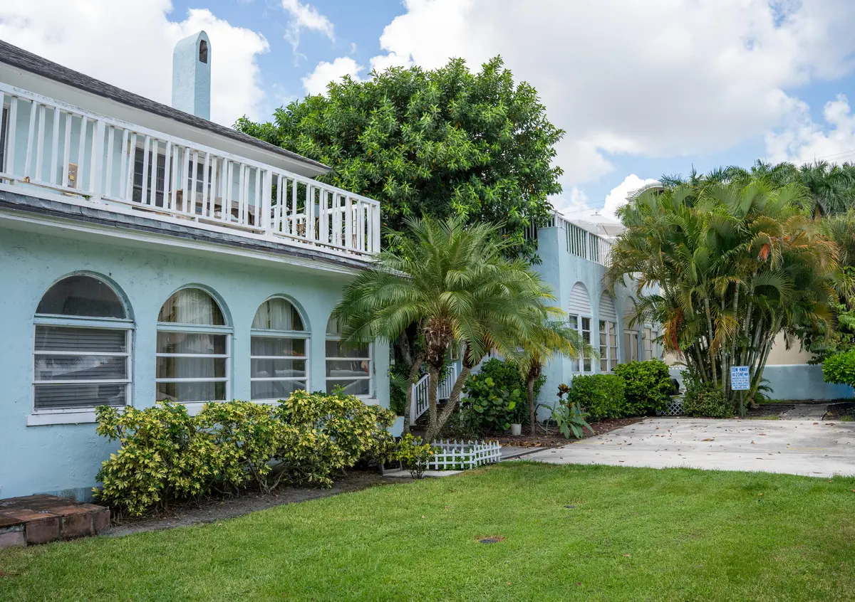 264 Seminole Ave at 264 Seminole Avenue, Palm Beach