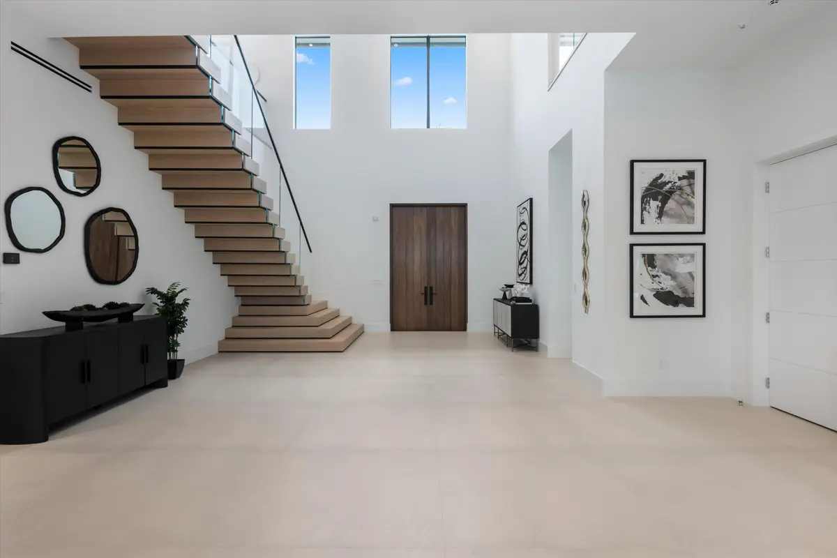 Entry at 335 NE 5th Street, Boca Raton