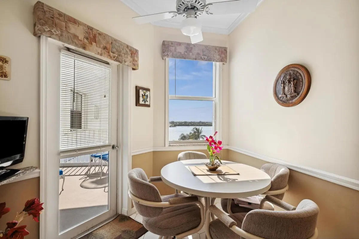 lapalma602breakfastnook at 2860 S Ocean Boulevard 602, Palm Beach