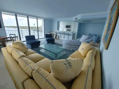 3800 Washington Road 907, West Palm Beach – Condominium for rent