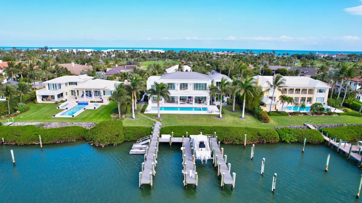 Rear at 6900 SE Harbor Circle, Stuart