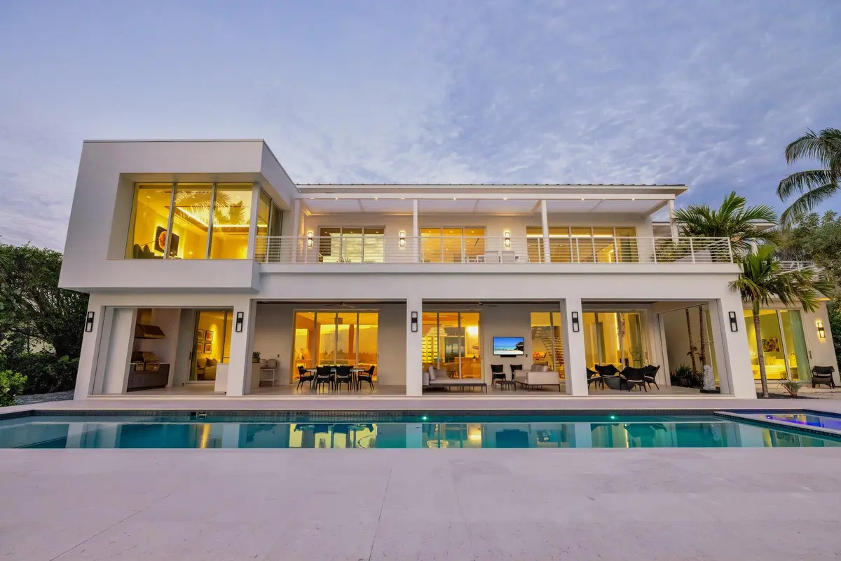 Rear view at 6900 SE Harbor Circle, Stuart