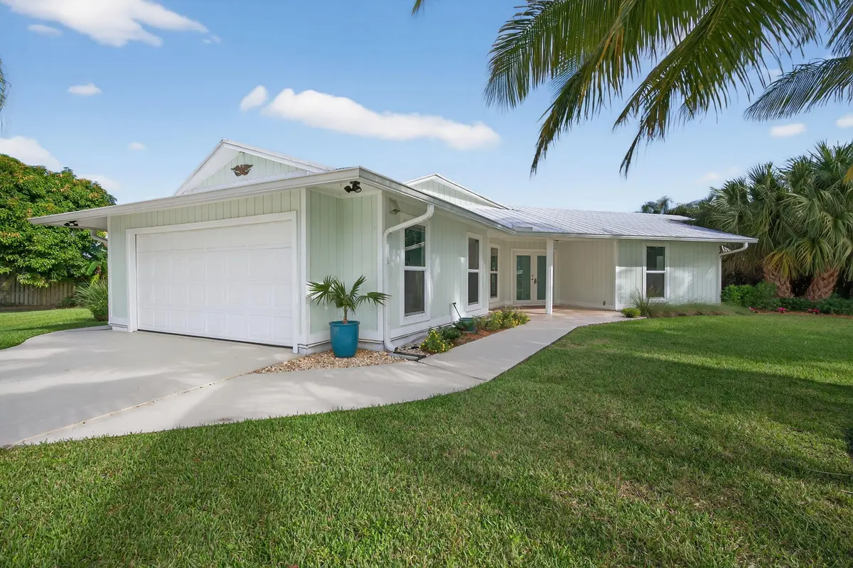 20-web-or-mls-007__MLP0031 at 5273 SE Tall Pines Way, Stuart