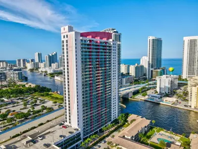 2602 E Hallandale Beach Boulevard R2210, Hallandale Beach – sold