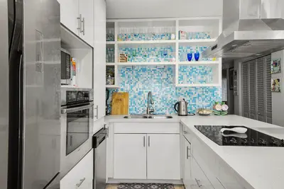 2920 Lake Osborne Drive 103, Lake Worth Beach – sold