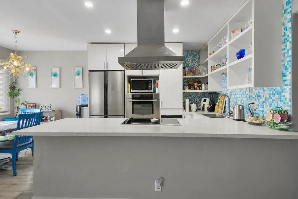 kitchen 5 at 2920 Lake Osborne Drive 103, Lake Worth Beach