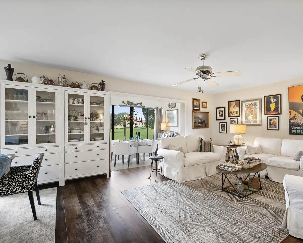 Spacious LIving at 5413 SE Miles Grant Road 205, Stuart