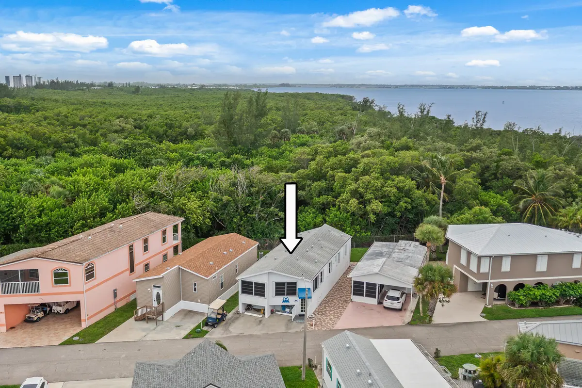 File.4 at 2013 Nettles Boulevard, Jensen Beach