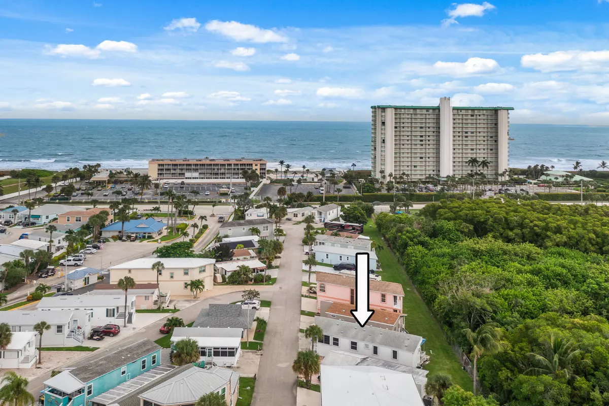 File.5 at 2013 Nettles Boulevard, Jensen Beach