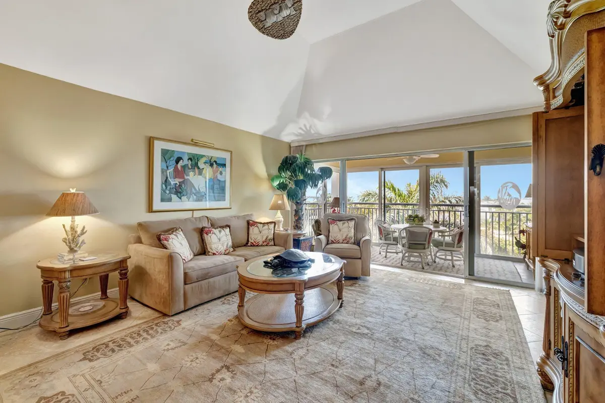 6-web-or-mls-3A5A0460 at 1555 NE Ocean Boulevard 402, Stuart