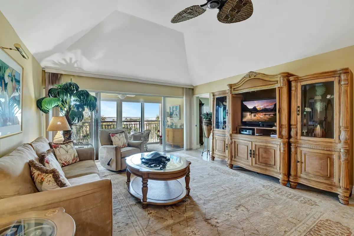 8-web-or-mls-3A5A0475 at 1555 NE Ocean Boulevard 402, Stuart