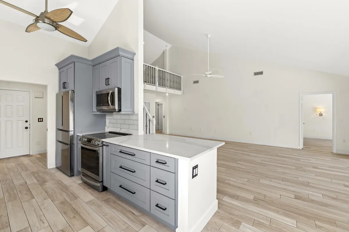 Custom Cabinetry at 125 Cape Pointe Circle, Jupiter