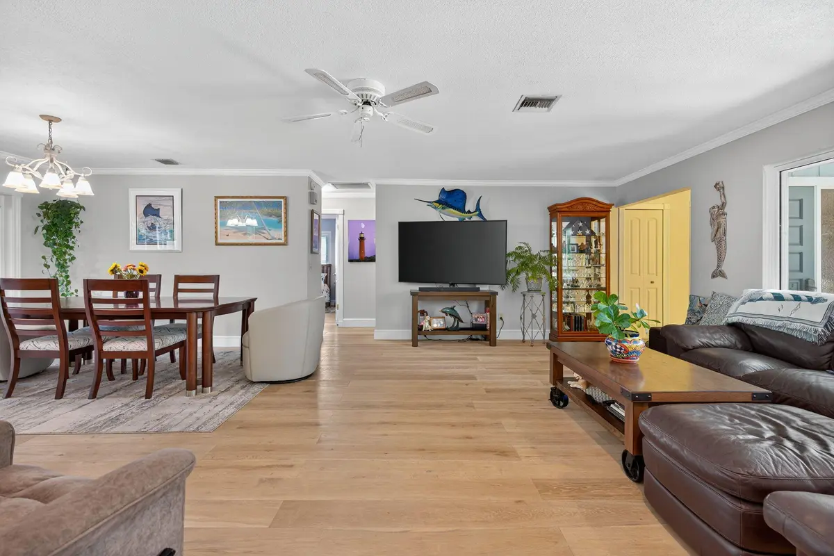 family dining 1 at 5095 SE Manatee Terrace, Stuart
