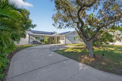 5095 SE Manatee Terrace, Stuart – sold