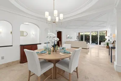 100 Royal Palm Way D1, Palm Beach – sold