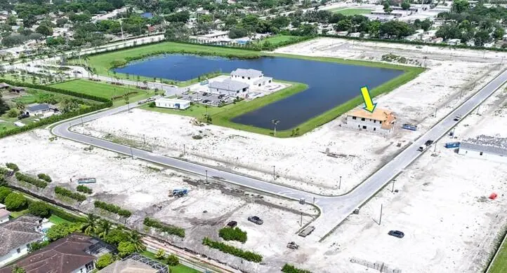 15 Location at 5005 Naugle Way Livingston #15, Davie