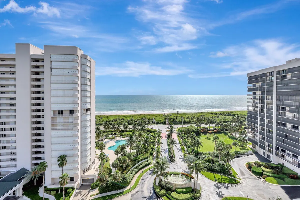 35-web-or-mls-632A3256 at 5049 N Highway A1a 1404, Hutchinson Island